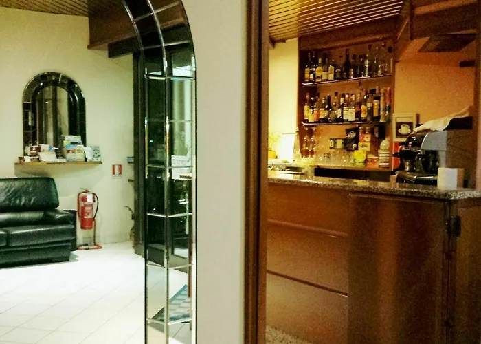 Eden Hotel 2*